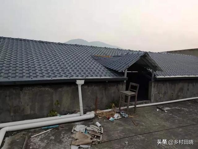 農(nóng)村自建房坡屋頂,用琉璃瓦還是樹(shù)脂瓦?看看內(nèi)行人的經(jīng)驗(yàn)分享